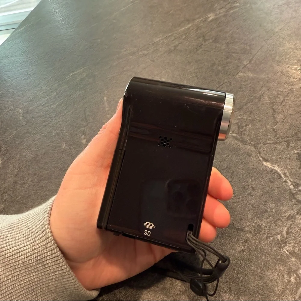 Sony Mobile HD Snap Camera MHS-CM5 Digital Camcorder untested for parts